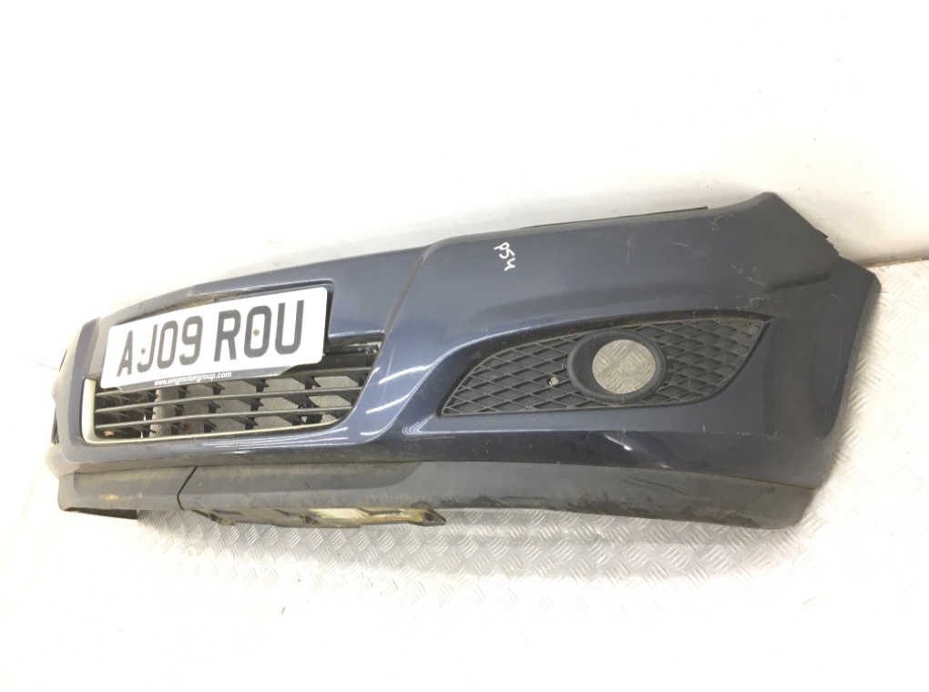 Бампер передний бу для Opel Astra H 1.6 i,  2009 г.