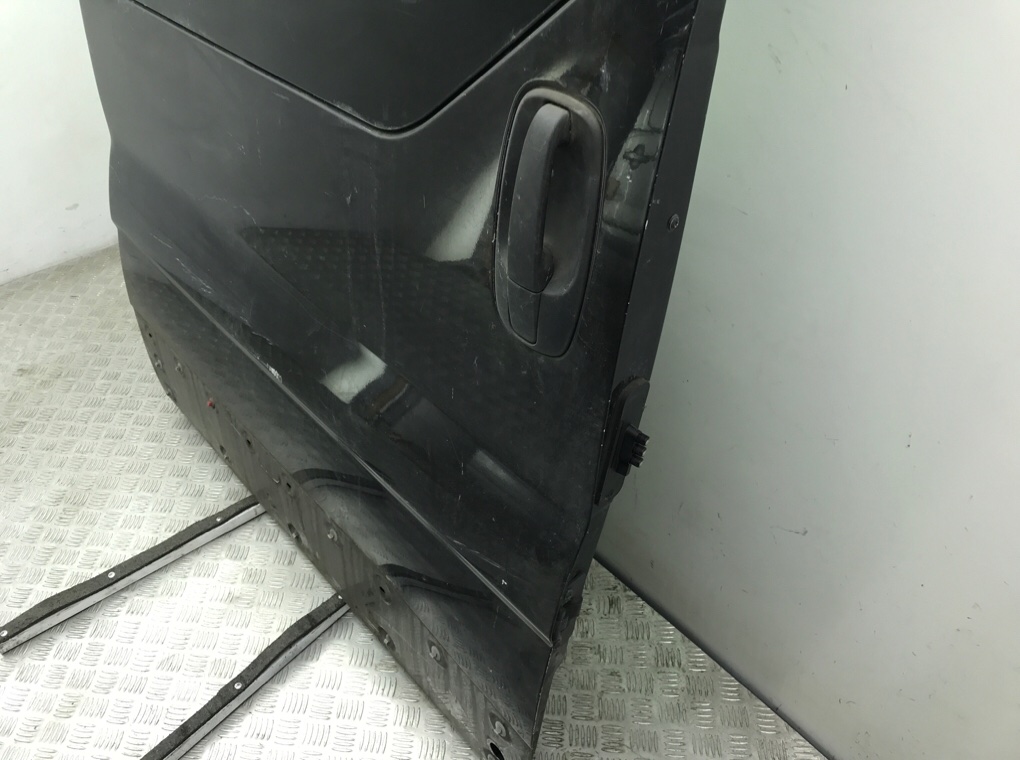 Дверь сдвижная правая бу для Renault Trafic  2.0 DCi,  2008 г.