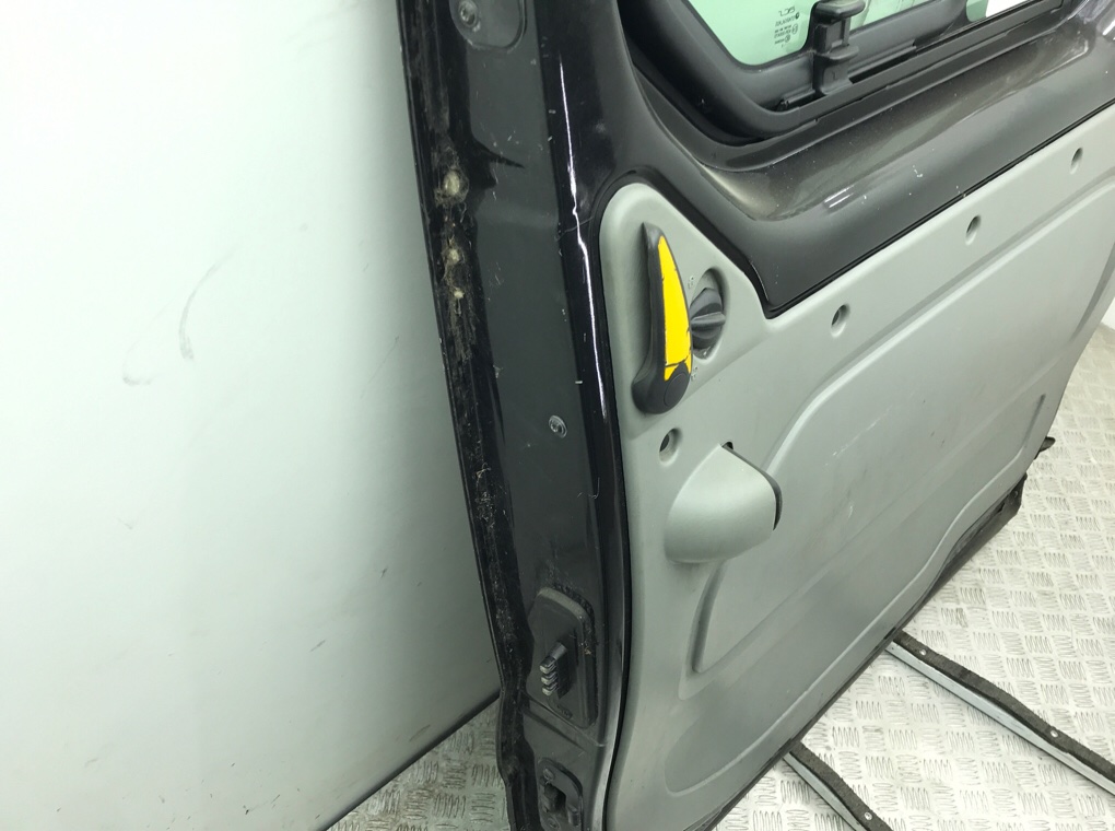 Дверь сдвижная правая бу для Renault Trafic  2.0 DCi,  2008 г.