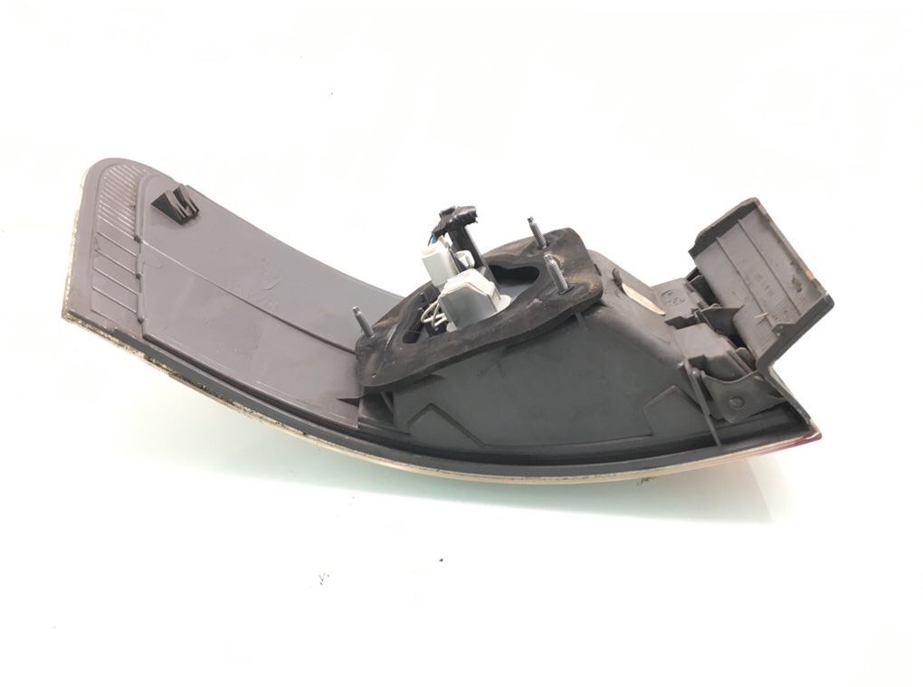 Фонарь задний правый бу для Toyota Avensis 3 2.0 D-4D, 2010 г. Фонарь задний правый бу для Toyota Avensis 3 2.0 D-4D, 2010 г.