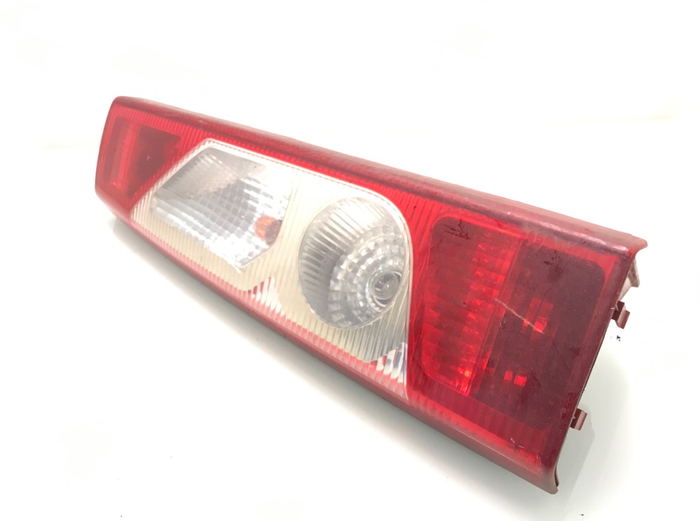 Фонарь задний левый бу для Peugeot Expert  2.0 HDi,  2009 г.