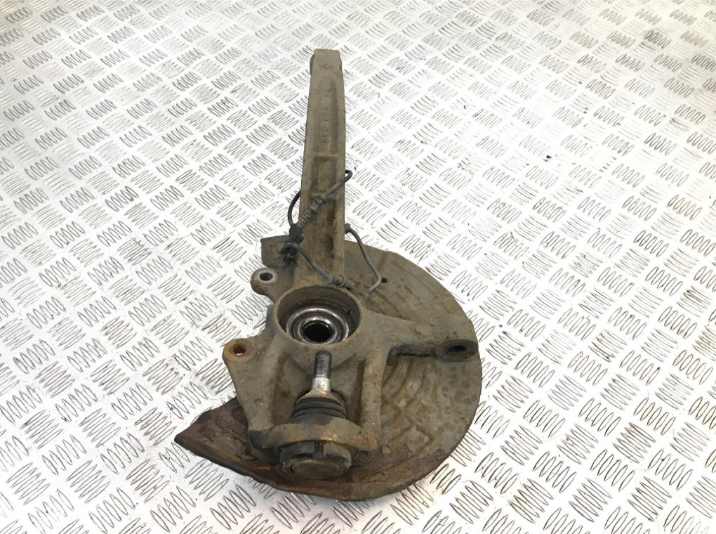 Кулак поворотный левый бу для Mercedes ML W164 3.0 CDi, 2005 г. Кулак поворотный левый бу для Mercedes ML W164 3.0 CDi, 2005 г.