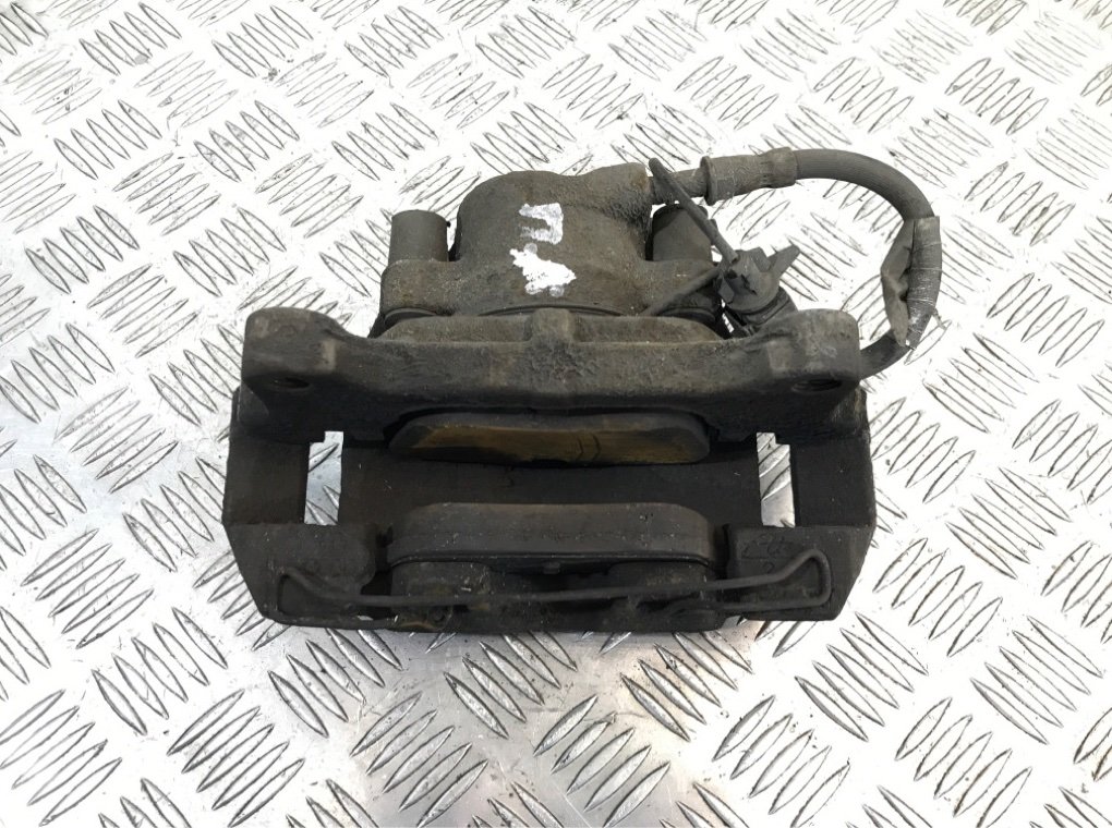 Суппорт передний левый бу для Audi A5 2.0 TDi, 2011 г.