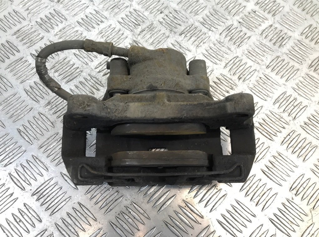 Суппорт передний правый бу для Audi A5 2.0 TDi, 2011 г.