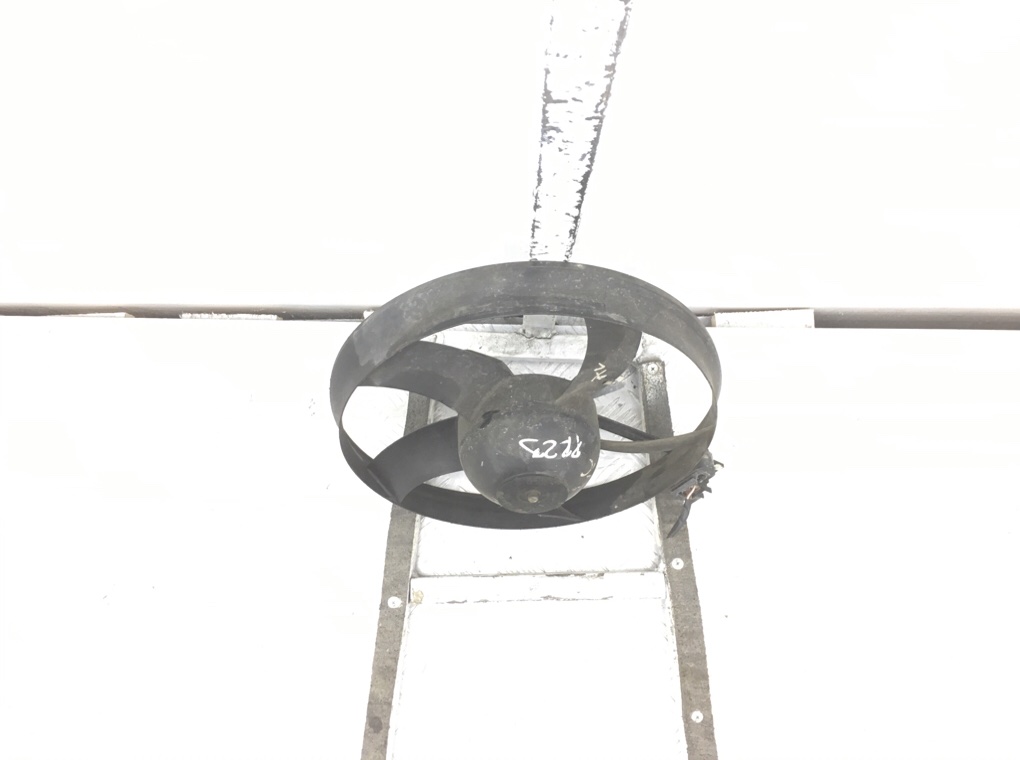 Вентилятор радиатора бу для Volkswagen Polo 4 1.2 i, 2006 г. Вентилятор радиатора бу для Volkswagen Polo 4 1.2 i, 2006 г.