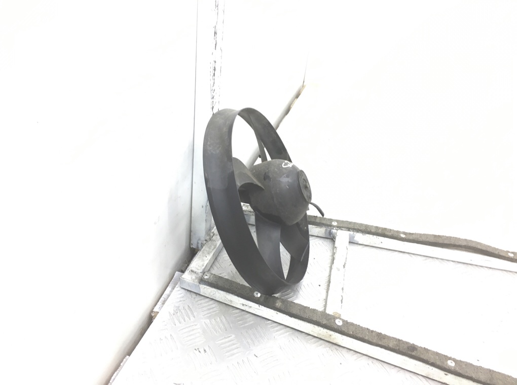 Вентилятор радиатора бу для Volkswagen Polo 4 1.2 i, 2006 г. Вентилятор радиатора бу для Volkswagen Polo 4 1.2 i, 2006 г.