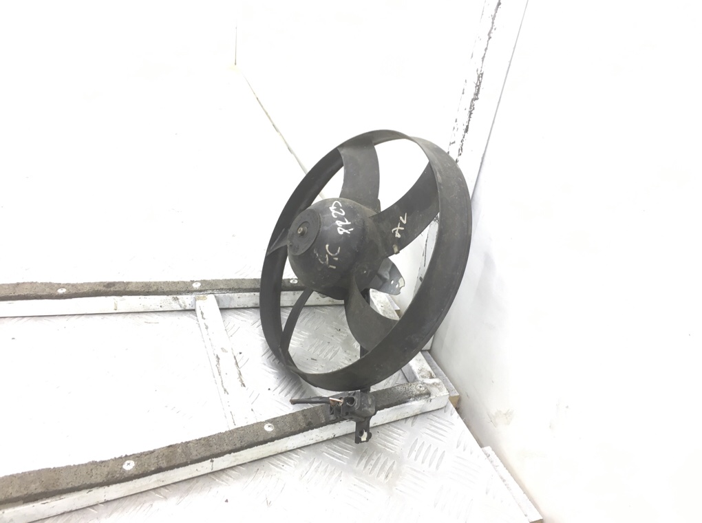 Вентилятор радиатора бу для Volkswagen Polo 4 1.2 i, 2006 г. Вентилятор радиатора бу для Volkswagen Polo 4 1.2 i, 2006 г.