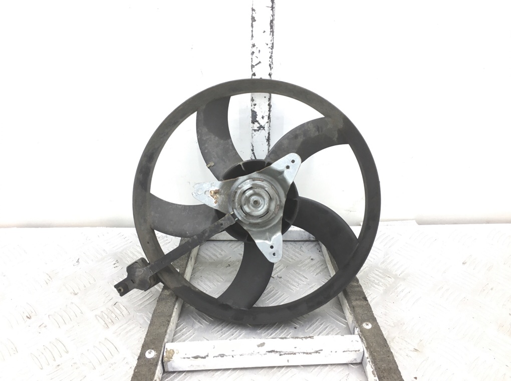 Вентилятор радиатора бу для Volkswagen Polo 4 1.2 i, 2006 г. Вентилятор радиатора бу для Volkswagen Polo 4 1.2 i, 2006 г.