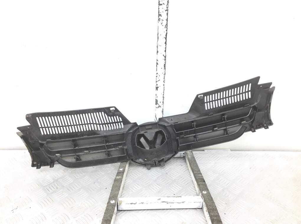 Решетка радиатора бу для Volkswagen Golf 5 1.4 i,  2008 г.