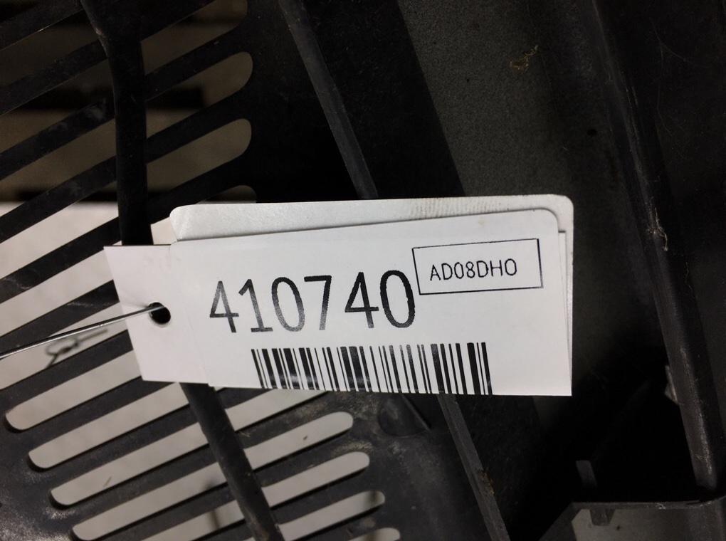 Решетка радиатора бу для Volkswagen Golf 5 1.4 i,  2008 г.