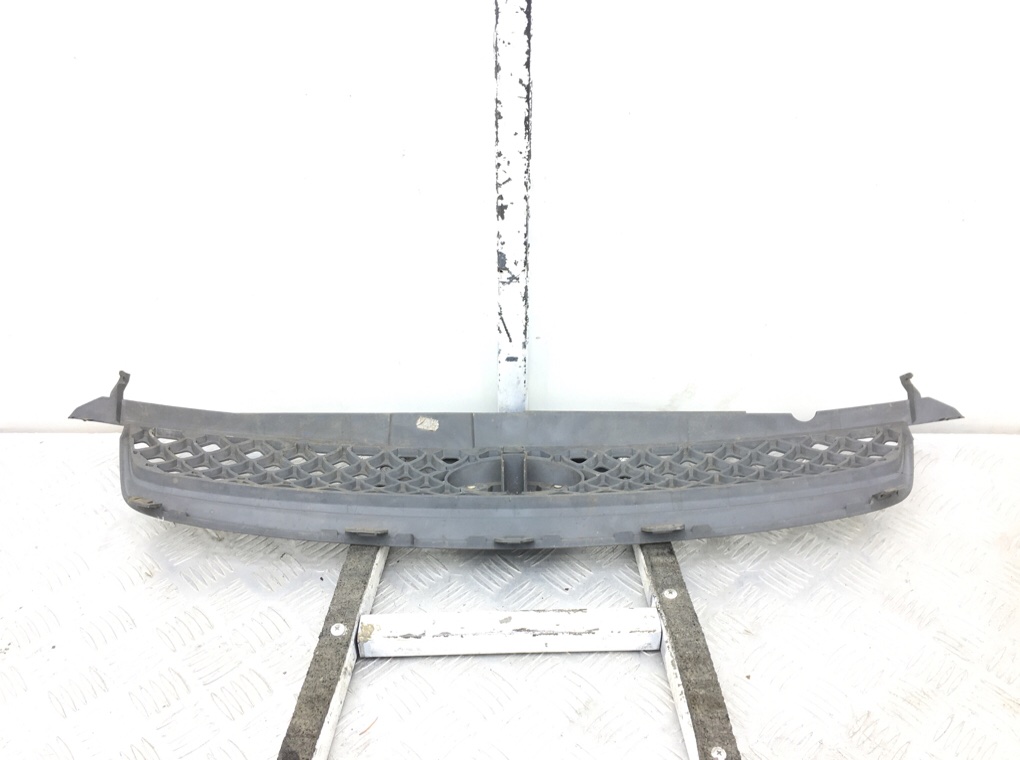 Решетка радиатора бу для Ford Fiesta 5 1.3 i,  2005 г.