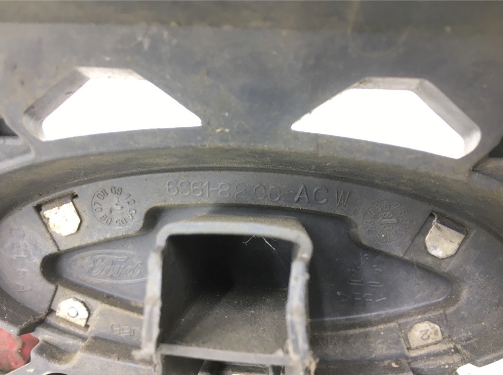 Решетка радиатора бу для Ford Fiesta 5 1.3 i,  2005 г.