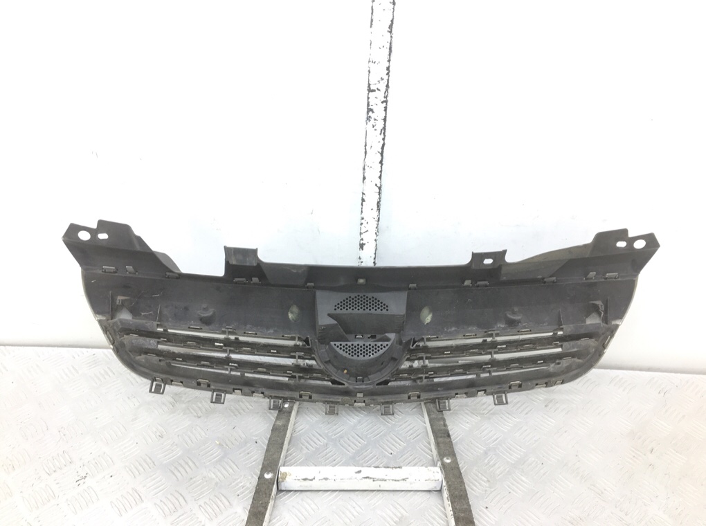 Решетка радиатора бу для Opel Zafira B 1.9 CDTi, 2008 г. Решетка радиатора бу для Opel Zafira B 1.9 CDTi, 2008 г.