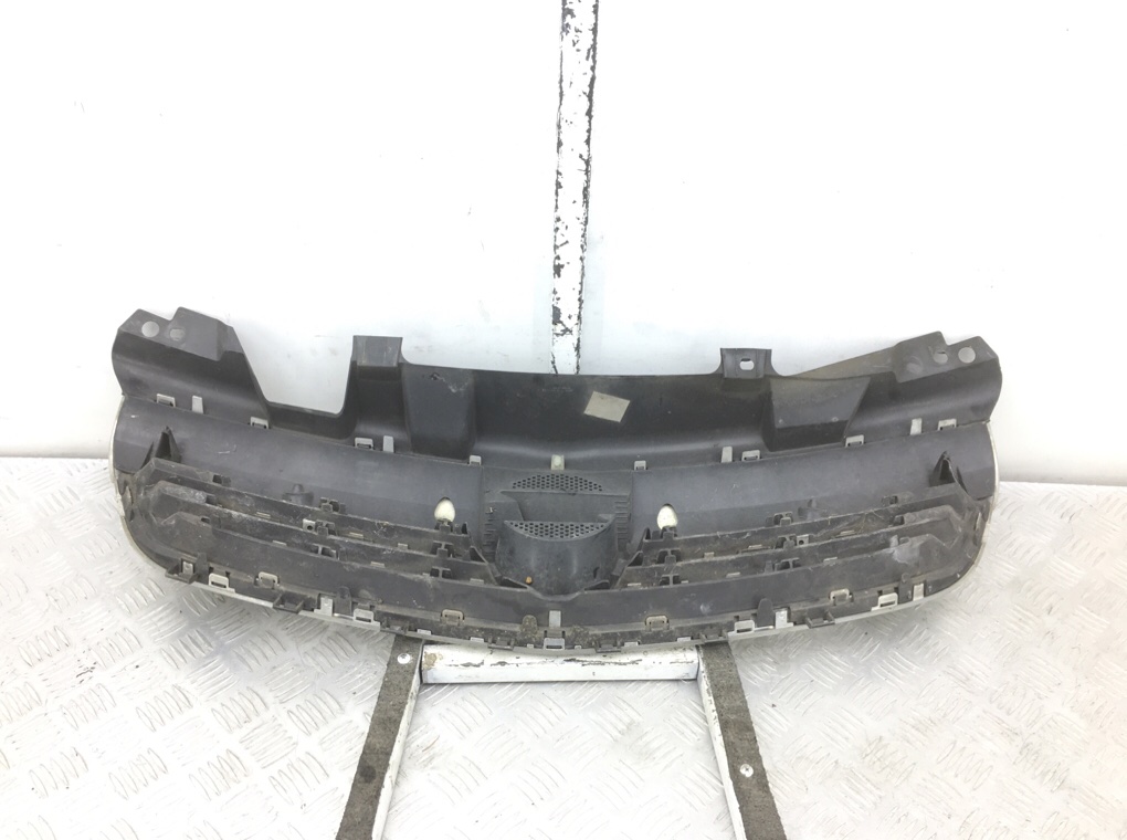 Решетка радиатора бу для Opel Zafira B 1.9 CDTi, 2008 г. Решетка радиатора бу для Opel Zafira B 1.9 CDTi, 2008 г.