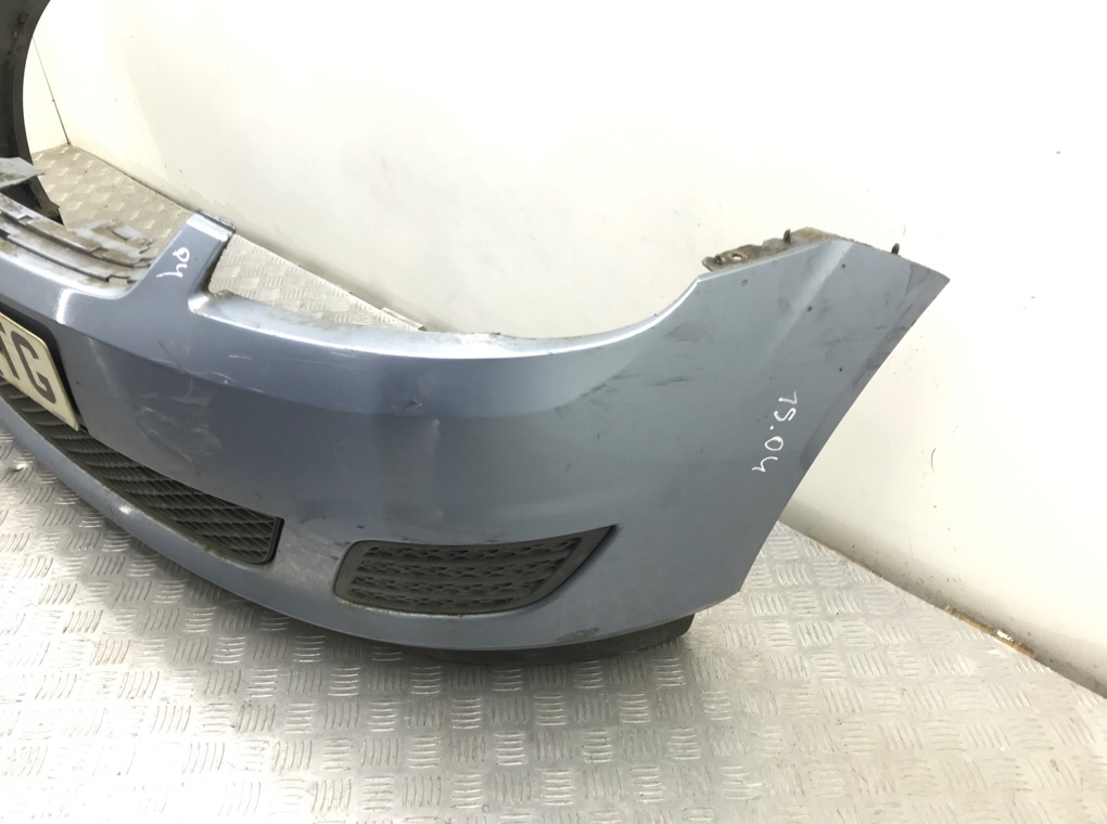 Бампер передний бу для Ford Fiesta 5 1.3 i,  2006 г.