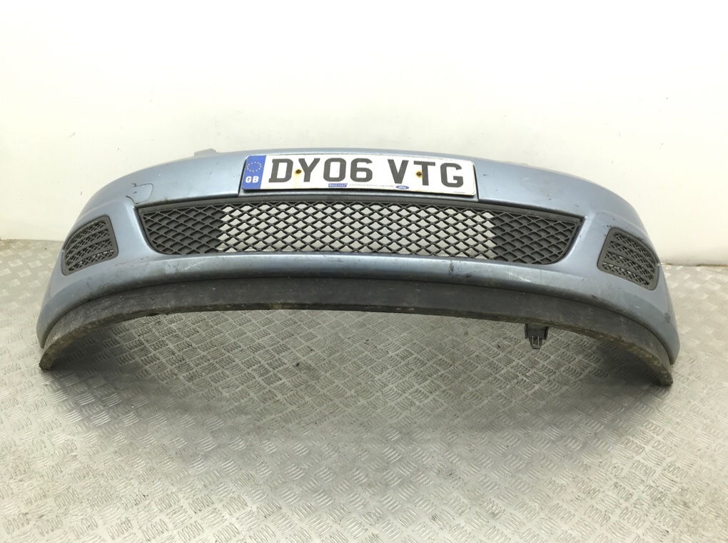 Бампер передний бу для Ford Fiesta 5 1.3 i,  2006 г.