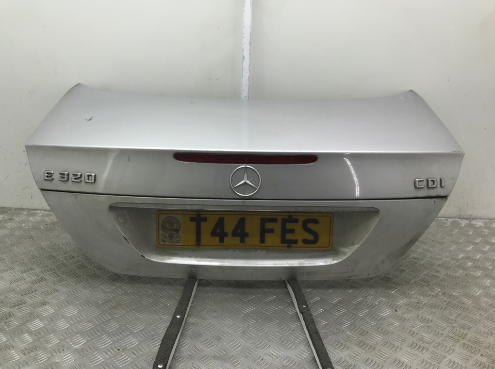 Крышка багажника (дверь 3-5) бу для Mercedes E W211 A2117500375, 2002