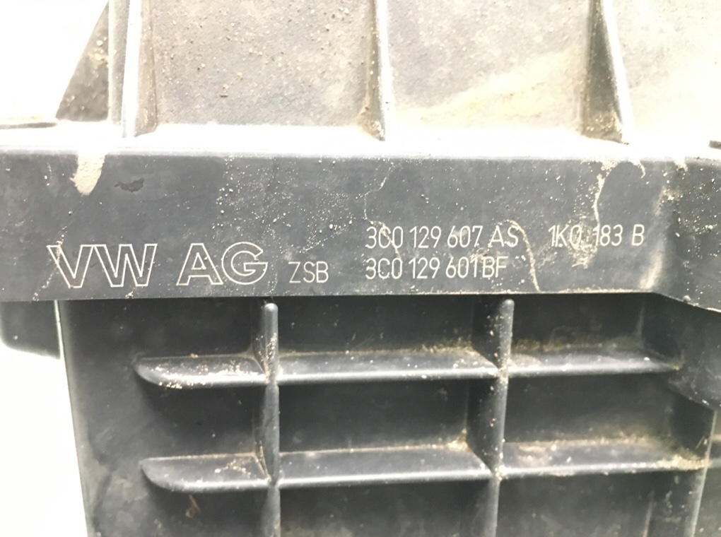 Корпус воздушного фильтра бу для Audi A3 8P 2.0 TDi,  2008 г.