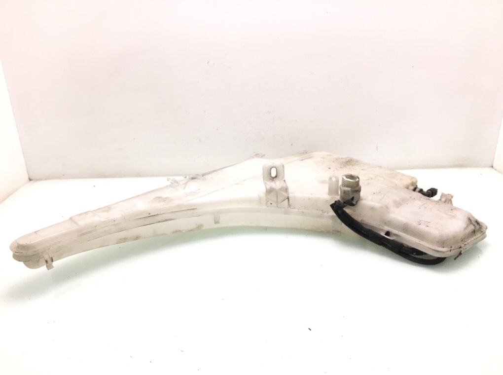 Бачок омывателя бу для BMW 3 E90/E91/E92/E93 2.0 i,  2009 г.