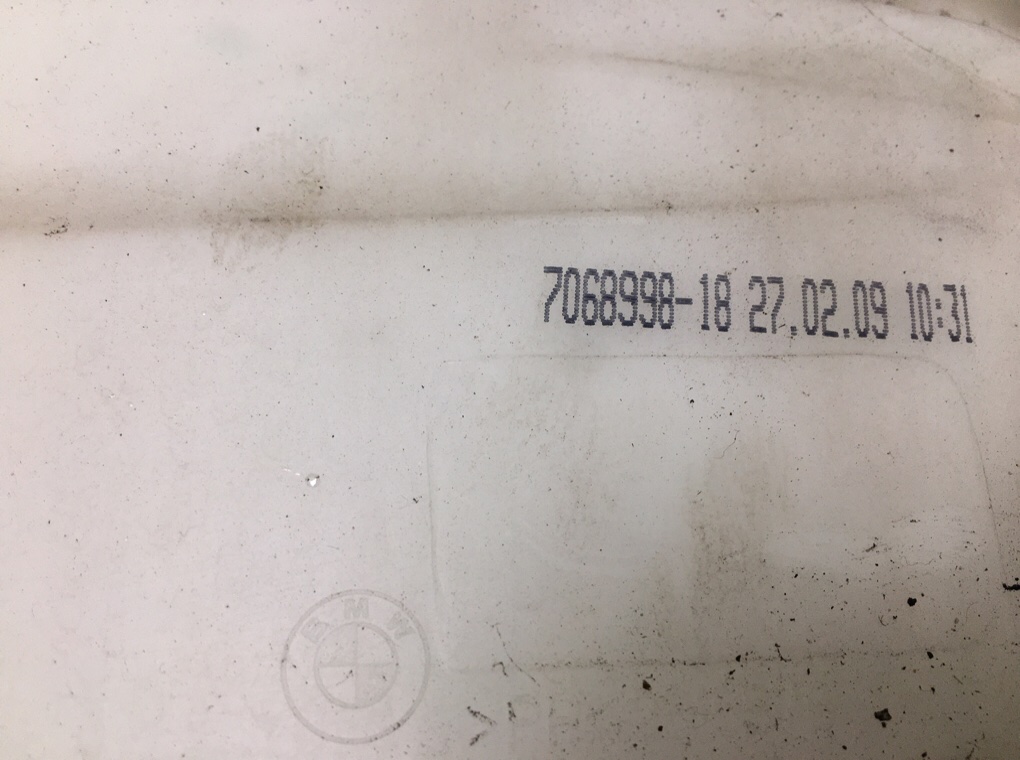 Бачок омывателя бу для BMW 3 E90/E91/E92/E93 2.0 i,  2009 г.