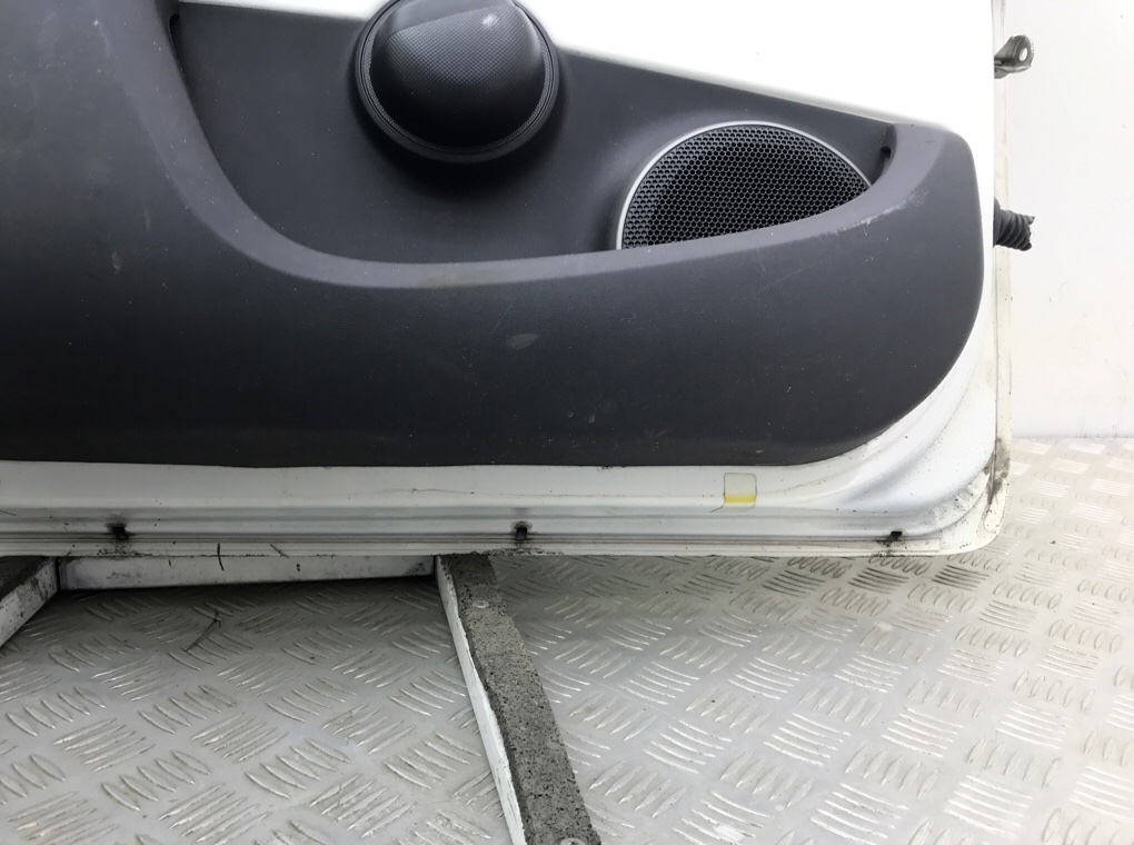 Дверь передняя левая бу для Toyota Aygo  1.0 i,  2013 г.