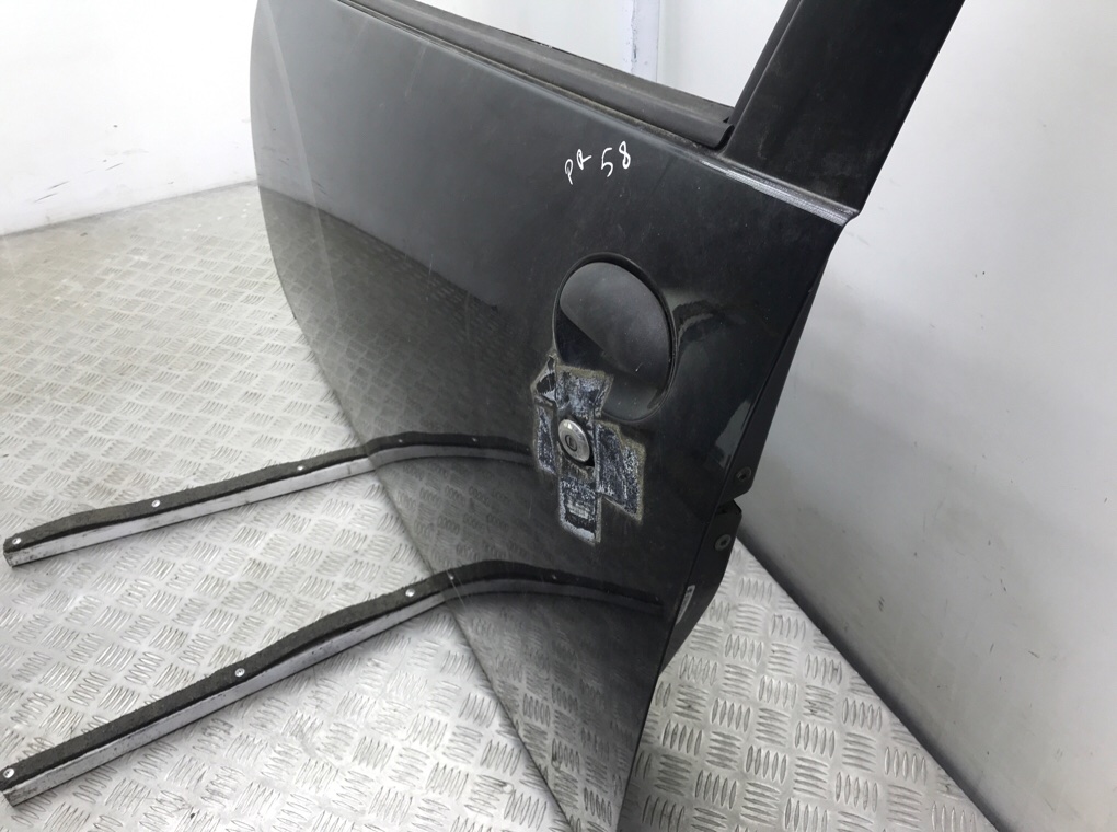 Дверь передняя левая бу для Peugeot 107  1.0 i,  2009 г.