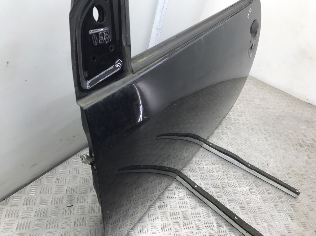 Дверь передняя левая бу для Peugeot 107  1.0 i,  2009 г.