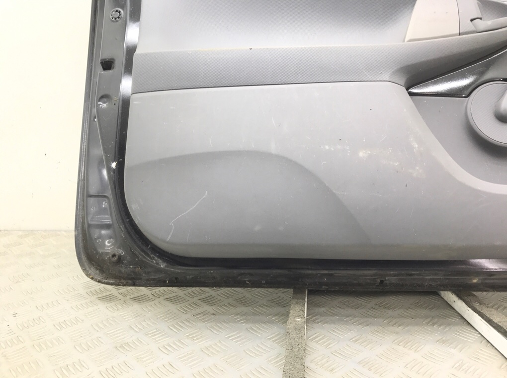 Дверь передняя левая бу для Peugeot 107  1.0 i,  2009 г.