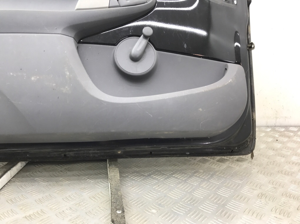 Дверь передняя левая бу для Peugeot 107  1.0 i,  2009 г.