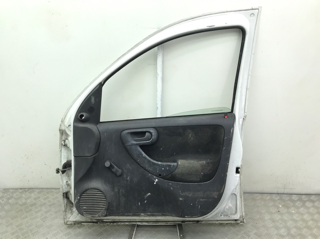 Дверь передняя правая бу для Opel Combo C 1.3 CDTi,  2007 г.