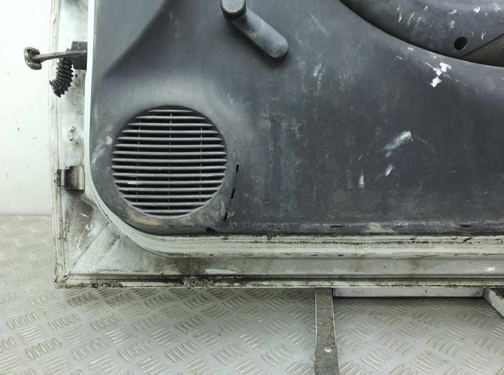 Дверь передняя правая бу для Opel Combo C 1.3 CDTi,  2007 г.