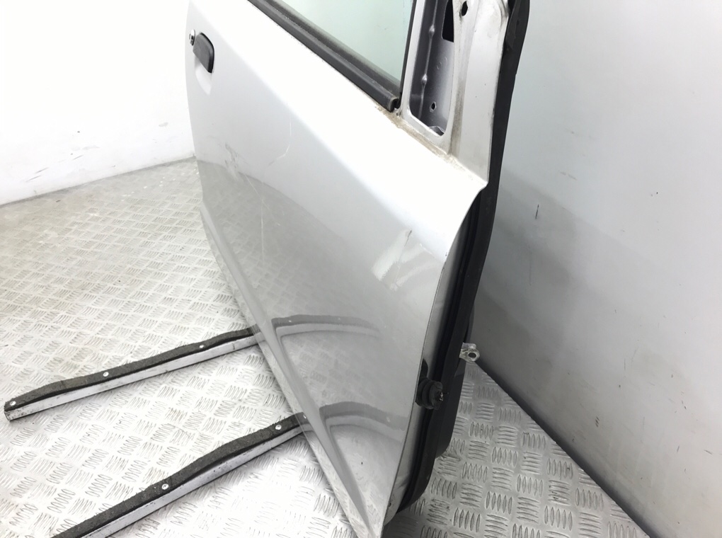 Дверь передняя правая бу для Suzuki Alto 1.0 i, 2014 г. Дверь передняя правая бу для Suzuki Alto 1.0 i, 2014 г.