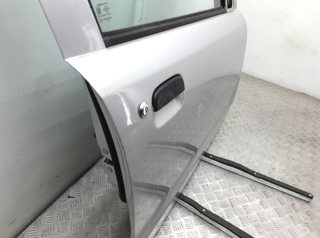 Дверь передняя правая бу для Suzuki Alto 1.0 i, 2014 г. Дверь передняя правая бу для Suzuki Alto 1.0 i, 2014 г.