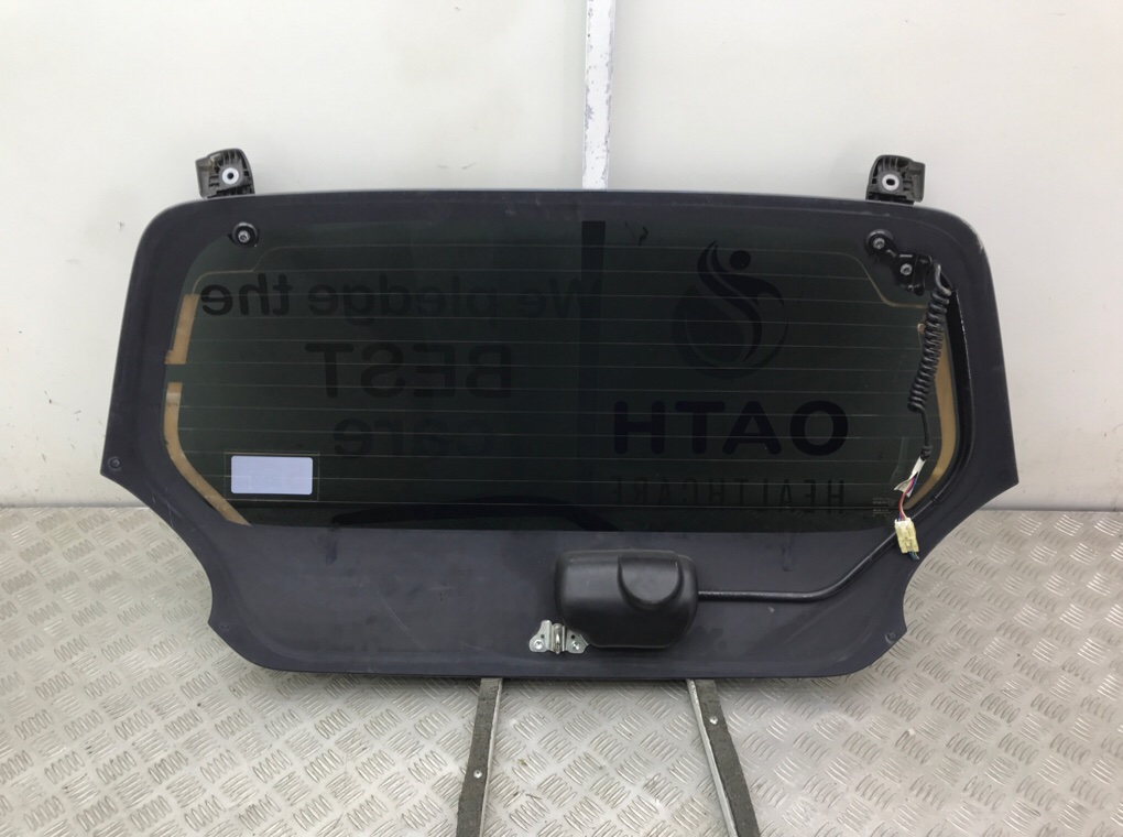 Стекло заднее бу для Toyota Aygo  1.0 i,  2013 г.