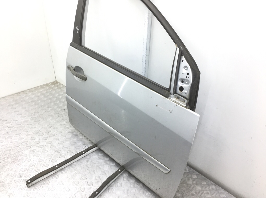 Дверь передняя правая бу для Ford Fiesta 5 1.3 i,  2007 г.