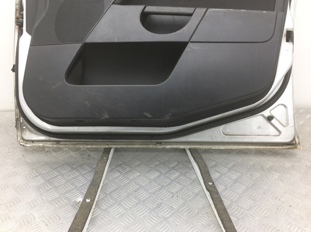 Дверь передняя правая бу для Ford Fiesta 5 1.3 i,  2007 г.