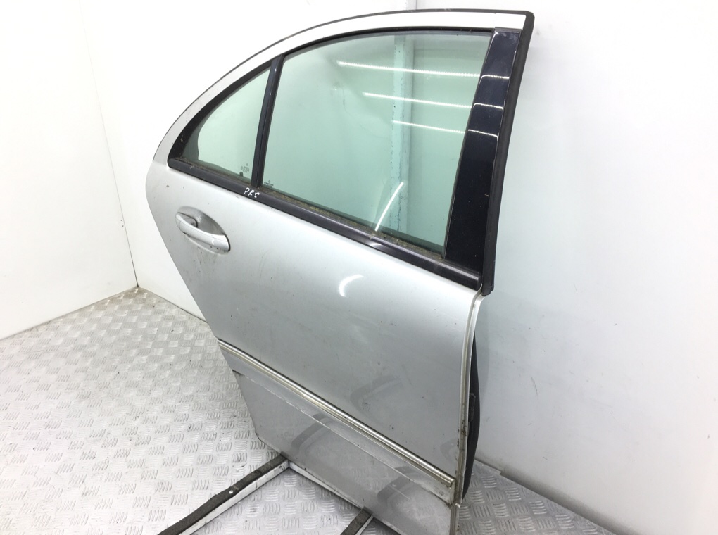 Дверь задняя правая бу для Mercedes C W203 2.2 CDi,  2002 г.