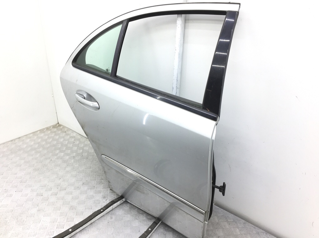 Дверь задняя правая бу для Mercedes E W211 3.2 CDi,  2002 г.
