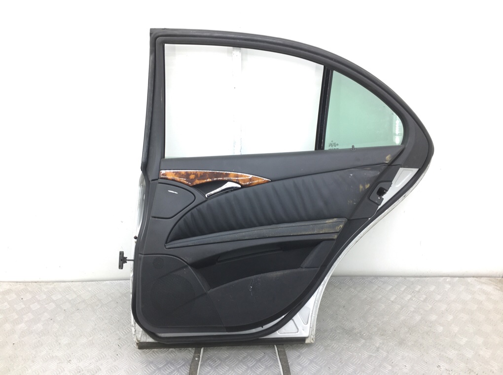 Дверь задняя правая бу для Mercedes E W211 3.2 CDi,  2002 г.