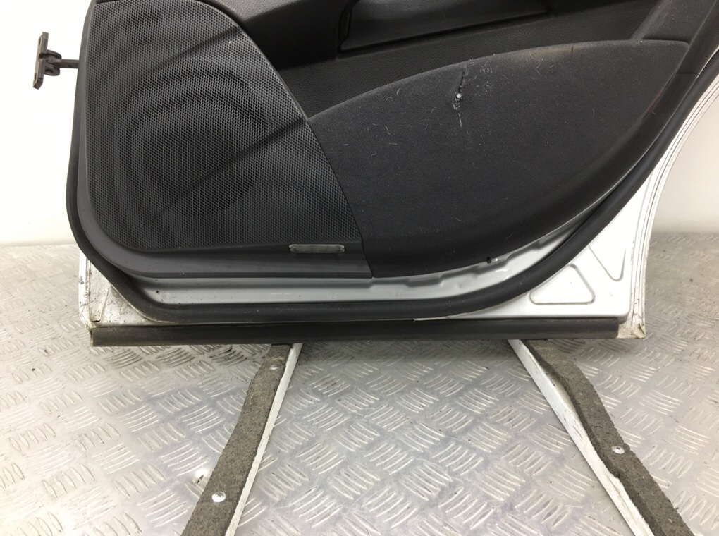 Дверь задняя правая бу для Mercedes E W211 3.2 CDi,  2002 г.