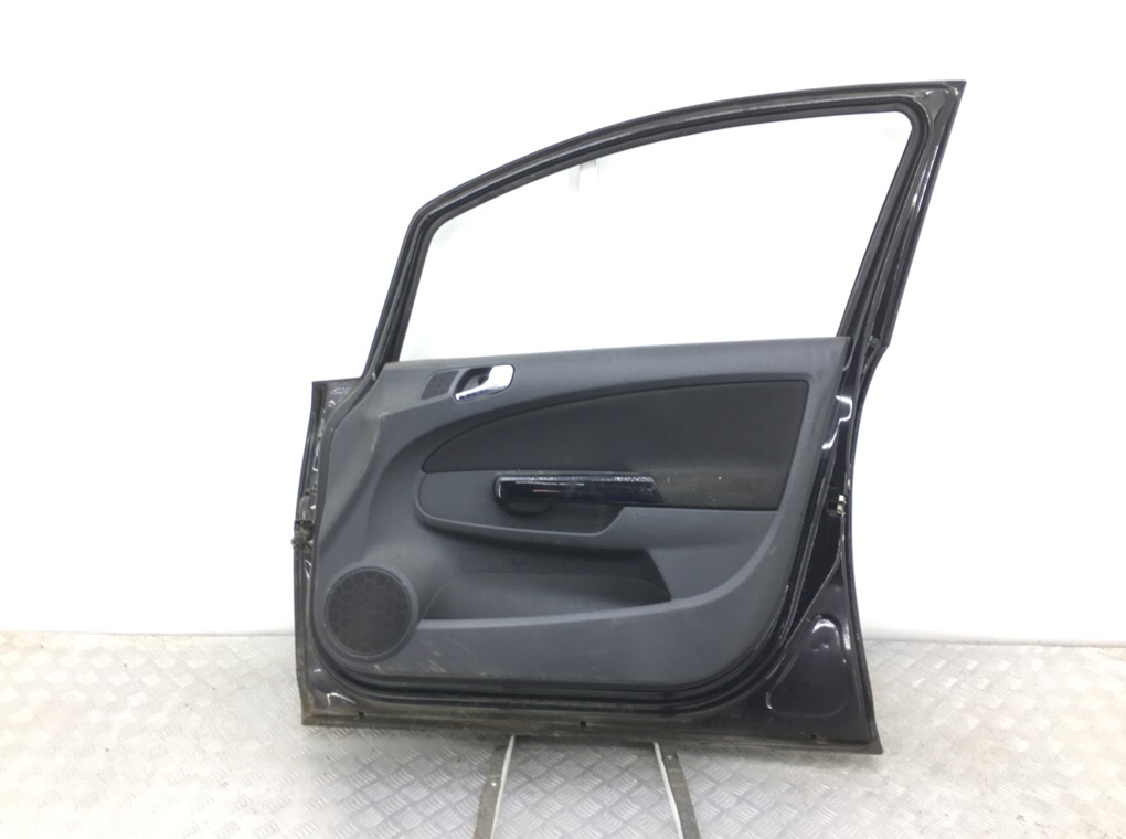 Дверь передняя правая бу для Opel Corsa D 1.2 i,  2011 г.