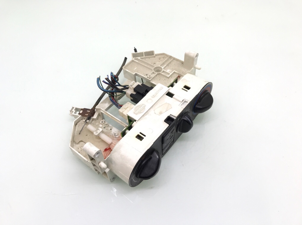 Блок управления печки/климат-контроля бу для Nissan Almera N16 1.5 i, 2003 г. Блок управления печки/климат-контроля бу для Nissan Almera N16 1.5 i, 2003 г.