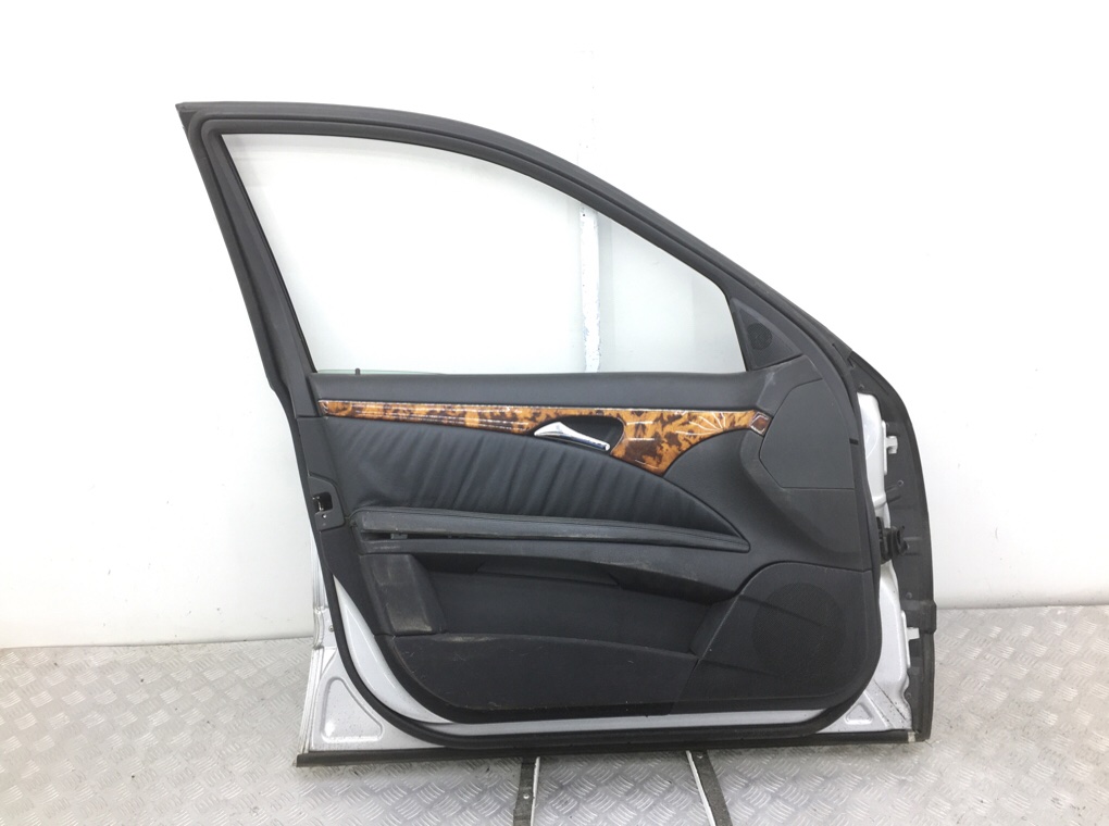 Дверь передняя левая бу для Mercedes E W211 3.2 CDi,  2002 г.