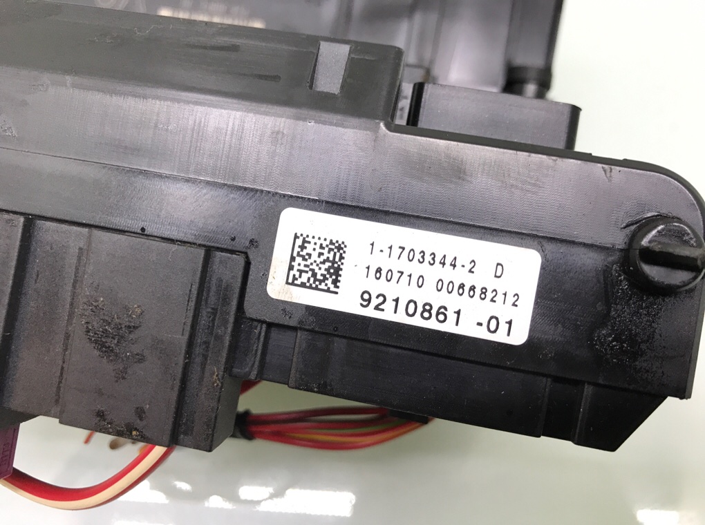 Блок предохранителей бу для BMW 5 F10/F11/GT F07 2.0 D,  2010 г.