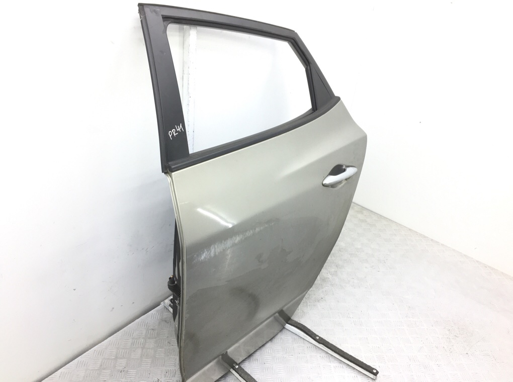 Дверь задняя левая бу для Hyundai ix35  2.0 CRDi,  2010 г.