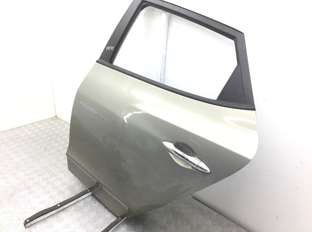 Дверь задняя левая бу для Hyundai ix35  2.0 CRDi,  2010 г.