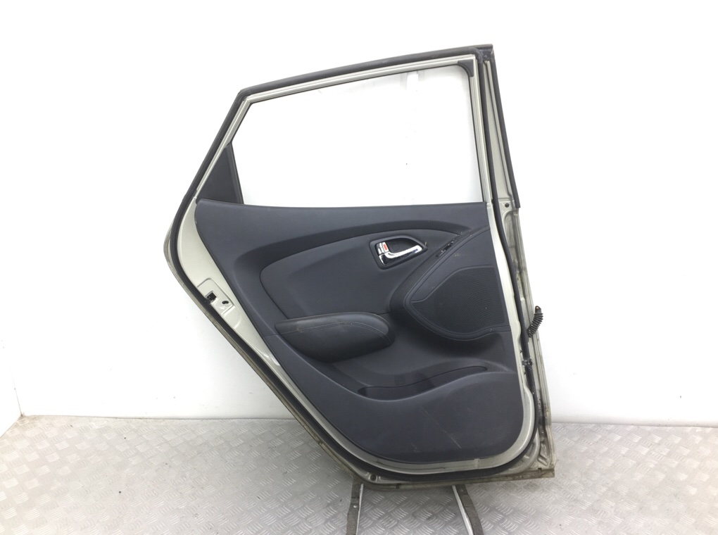 Дверь задняя левая бу для Hyundai ix35  2.0 CRDi,  2010 г.