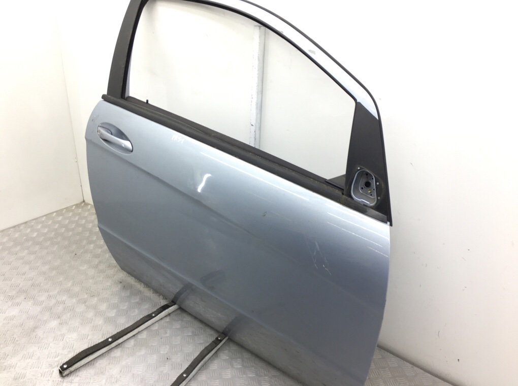 Дверь передняя правая бу для Mercedes A W169 1.5 i,  2009 г.