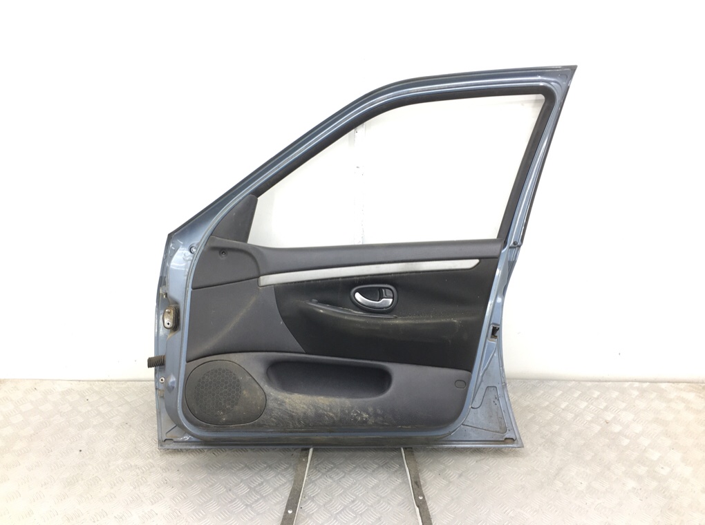 Дверь передняя правая бу для Peugeot 406  2.0 HDi,  2004 г.