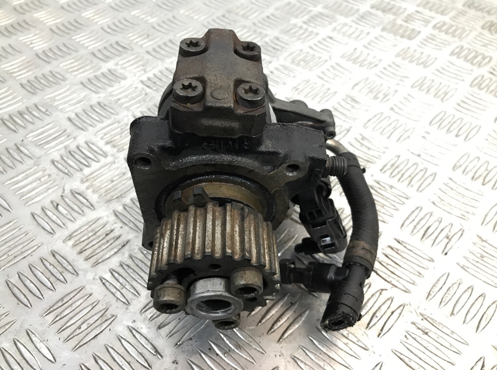 ТНВД бу для Volkswagen Passat B7 1.6 TDi,  2011 г.